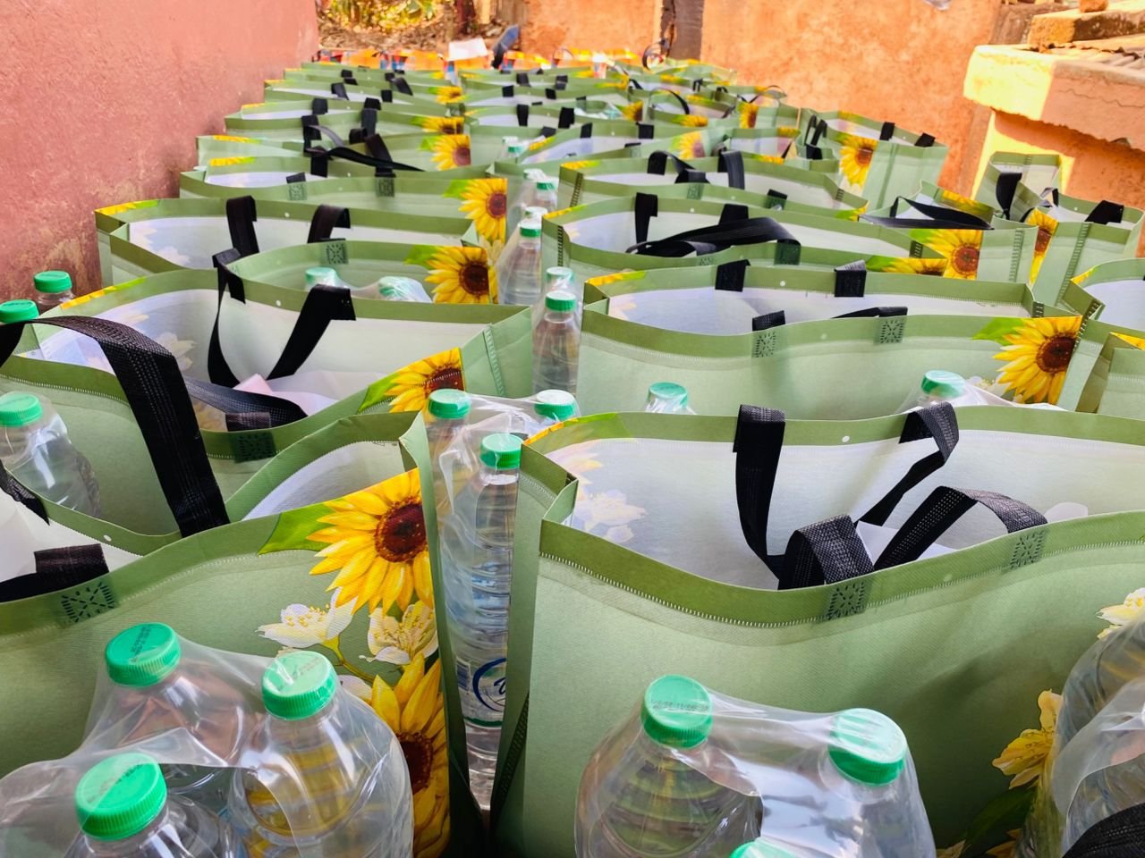 Distribution de fournitures scolaires